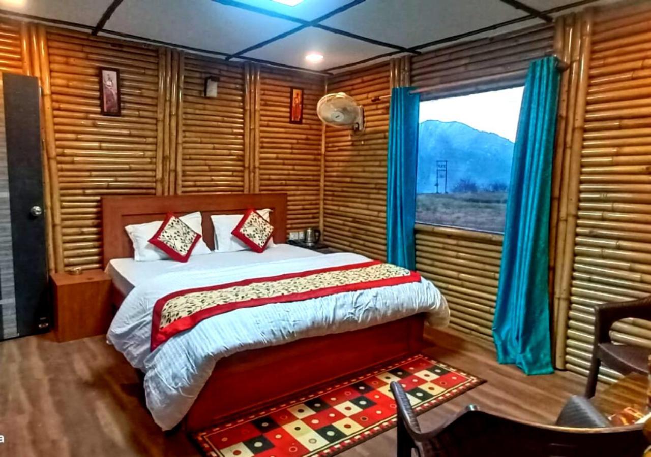 Bamboo Junction Resort - Kanatal, Valley & Mountain View Dhanaulti Dış mekan fotoğraf