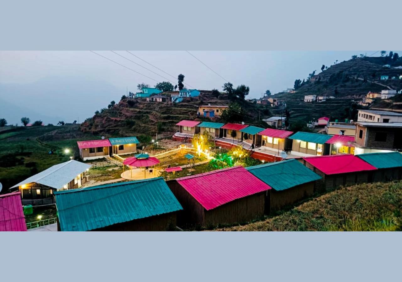 Bamboo Junction Resort - Kanatal, Valley & Mountain View Dhanaulti Dış mekan fotoğraf